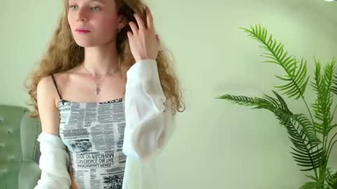 Mila online show from May 4, 2026, 5:47 am