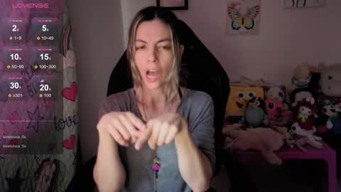 milacoxx8819 online show from September 12, 2025, 5:35 pm