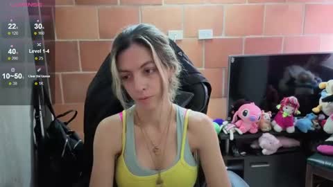 milacoxx8819 online show from October 7, 2025, 5:43 pm