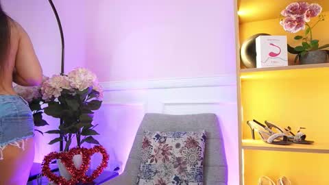 milacrave online show from February 16, 2026, 11:39 am