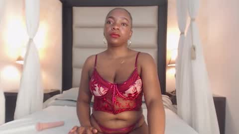 Snapshot of milacrus chatting on February 6, 2026, 8:12 pm Mila online show from February 6, 2026, 8:12 pm