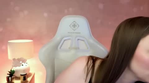 Mila Fleur online show from May 3, 2026, 2:01 pm