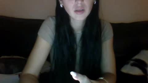 MilaGabor online show from October 16, 2025, 7:04 pm
