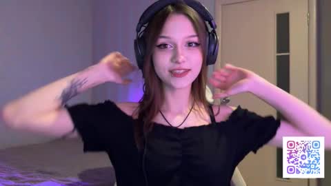 Snapshot of milamiuu chatting on February 16, 2026, 3:41 pm milamiuu online show from February 16, 2026, 3:41 pm