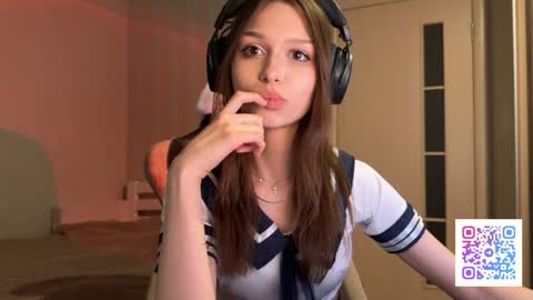 milamiuu online show from May 10, 2026, 3:17 pm