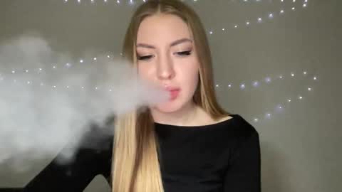 Snapshot of milanaaa_ chatting on December 7, 2024, 6:04 pm Milana online show from December 7, 2024, 6:04 pm