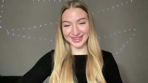 Snapshot of milanaaa_ chatting on December 26, 2024, 11:54 am Milana online show from December 26, 2024, 11:54 am