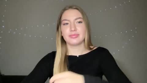 Snapshot of milanaaa_ chatting on January 7, 2025, 6:35 pm Milana online show from January 7, 2025, 6:35 pm