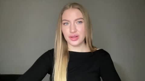 Snapshot of milanaaa_ chatting on January 10, 2025, 11:33 am Milana online show from January 10, 2025, 11:33 am