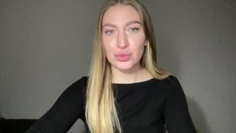 Snapshot of milanaaa_ chatting on January 13, 2025, 9:20 pm Milana online show from January 13, 2025, 9:20 pm