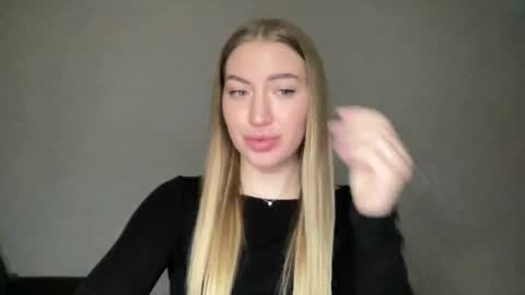 Snapshot of milanaaa_ chatting on January 14, 2025, 3:26 pm Milana online show from January 14, 2025, 3:26 pm