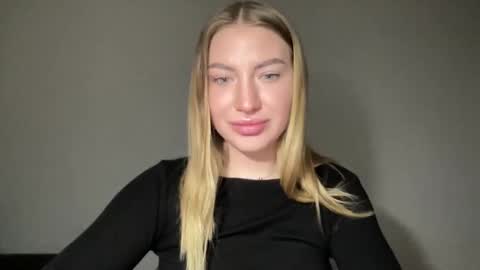 Snapshot of milanaaa_ chatting on January 20, 2025, 6:43 pm Milana online show from January 20, 2025, 6:43 pm