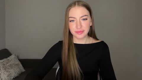 Snapshot of milanaaa_ chatting on February 20, 2025, 1:40 pm Milana online show from February 20, 2025, 1:40 pm