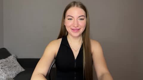 Snapshot of milanaaa_ chatting on March 2, 2025, 4:32 pm Milana online show from March 2, 2025, 4:32 pm