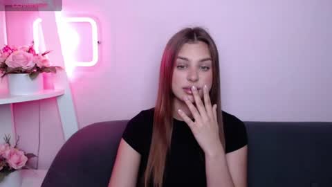 Snapshot of milanaangelas chatting on June 20, 2026, 4:48 am milanaangelas online show from June 20, 2026, 4:48 am