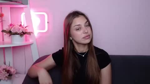Snapshot of milanaangelas chatting on June 25, 2026, 4:56 am milanaangelas online show from June 25, 2026, 4:56 am