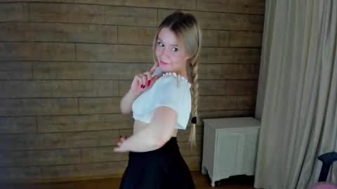 MilanaBalmain online show from March 21, 2026, 8:19 am