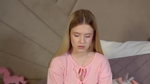 MilanaBalmain online show from March 25, 2026, 4:46 pm