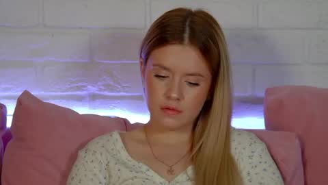 MilanaBalmain online show from April 15, 2026, 7:58 pm