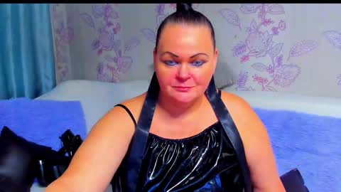 Lana online show from November 30, 2025, 7:51 pm