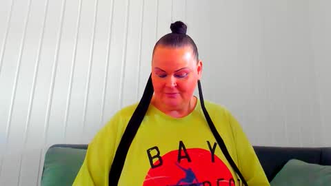 Lana online show from March 12, 2026, 1:50 pm