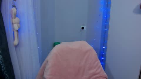 Milana online show from January 17, 2026, 6:33 pm