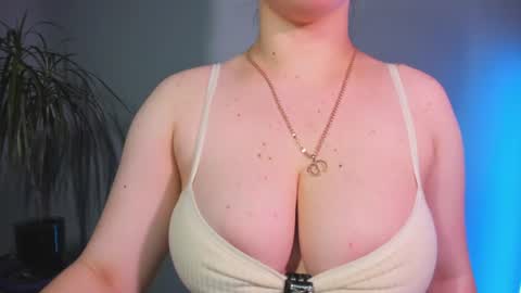 Milana online show from July 2, 2026, 10:05 pm
