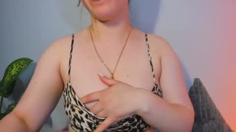 Milana online show from July 28, 2026, 11:15 pm