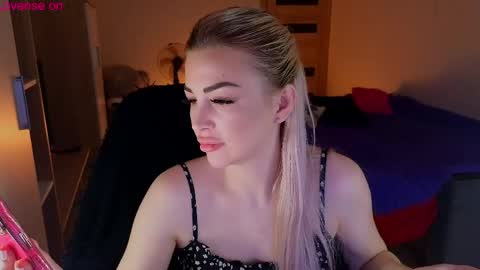 Snapshot of milanafox_ chatting on May 30, 2026, 10:40 pm Lana online show from May 30, 2026, 10:40 pm