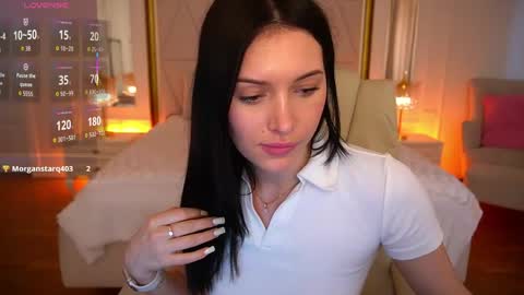 Milana online show from May 22, 2026, 1:17 pm