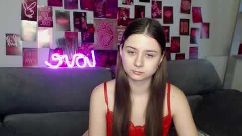 milanaroz online show from November 20, 2025, 5:51 am