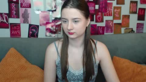 milanaroz online show from April 11, 2026, 5:34 am