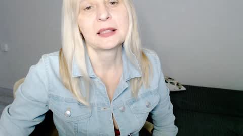 Milena online show from February 6, 2025, 7:56 am