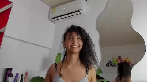 milanx2 online show from March 4, 2025, 9:22 pm