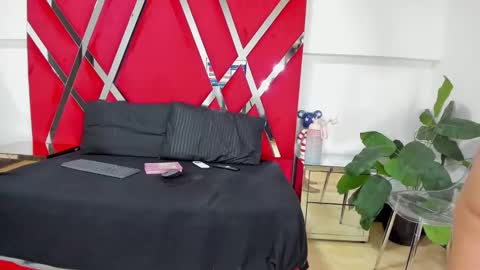 milanx2 online show from October 23, 2025, 8:51 pm