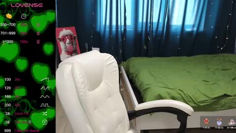 Snapshot of milania_hot_foxy chatting on February 20, 2025, 10:16 am Mila online show from February 20, 2025, 10:16 am