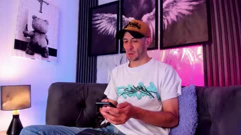 Snapshot of milanwhite_ chatting on February 27, 2026, 11:43 am MILAN online show from February 27, 2026, 11:43 am