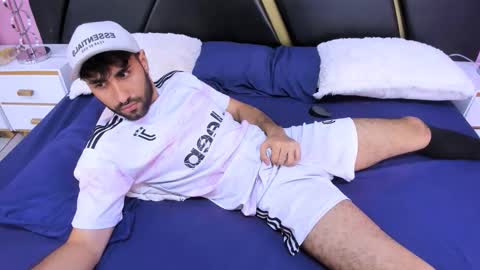 milanzaire online show from November 5, 2025, 2:00 am