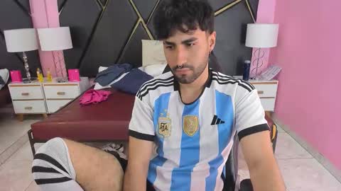 milanzaire online show from November 23, 2025, 10:09 pm