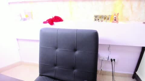 Snapshot of milarose4 chatting on December 17, 2024, 5:47 pm Mila Rose online show from December 17, 2024, 5:47 pm