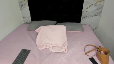 MilaRossi online show from March 5, 2026, 1:40 pm