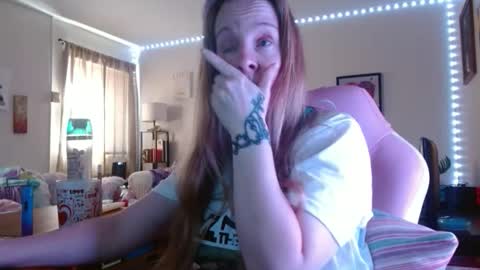 Snapshot of milastoned chatting on February 28, 2026, 3:02 pm Mila online show from February 28, 2026, 3:02 pm