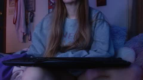 Mila online show from March 22, 2026, 11:13 am