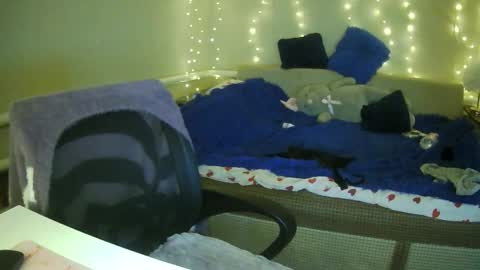 Milaxcute online show from December 16, 2025, 8:03 pm