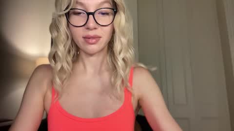 Mila online show from March 21, 2026, 4:32 pm