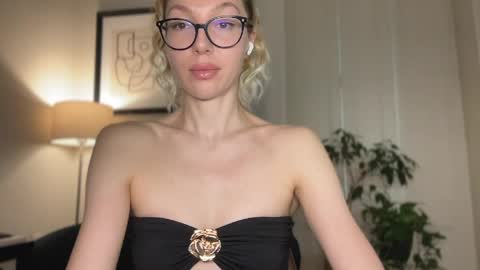 Mila online show from May 13, 2026, 12:57 pm