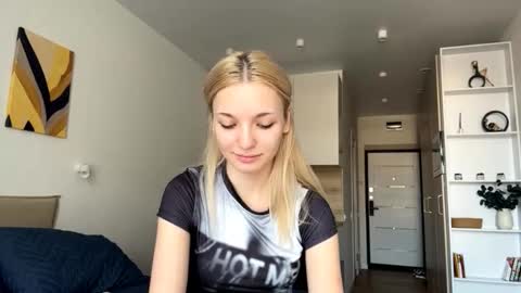 Millla online show from October 8, 2025, 8:34 am