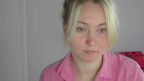 Snapshot of milena391630 chatting on May 19, 2026, 4:30 am Milena new nonude shy blonde natural online show from May 19, 2026, 4:30 am