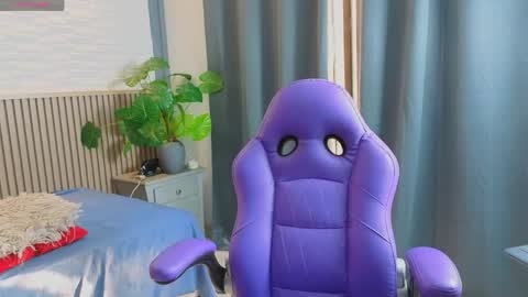 milena_lawson online show from April 17, 2026, 12:30 pm