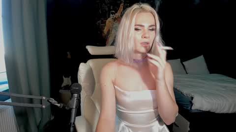 Milena online show from December 13, 2024, 7:47 am